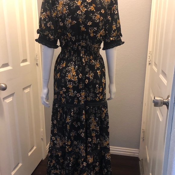 Beautiful extremely versatile Max Edition dress - Picture 7 of 8